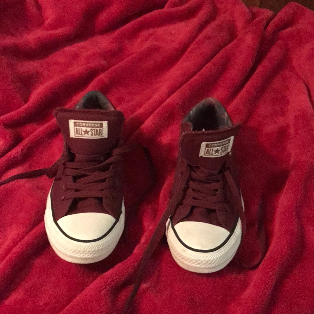 Maroon converse size 9